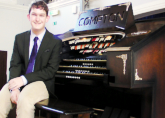 Robert joins Michael in concert at the Portslade Town Hall Theatre Organ - May 2016